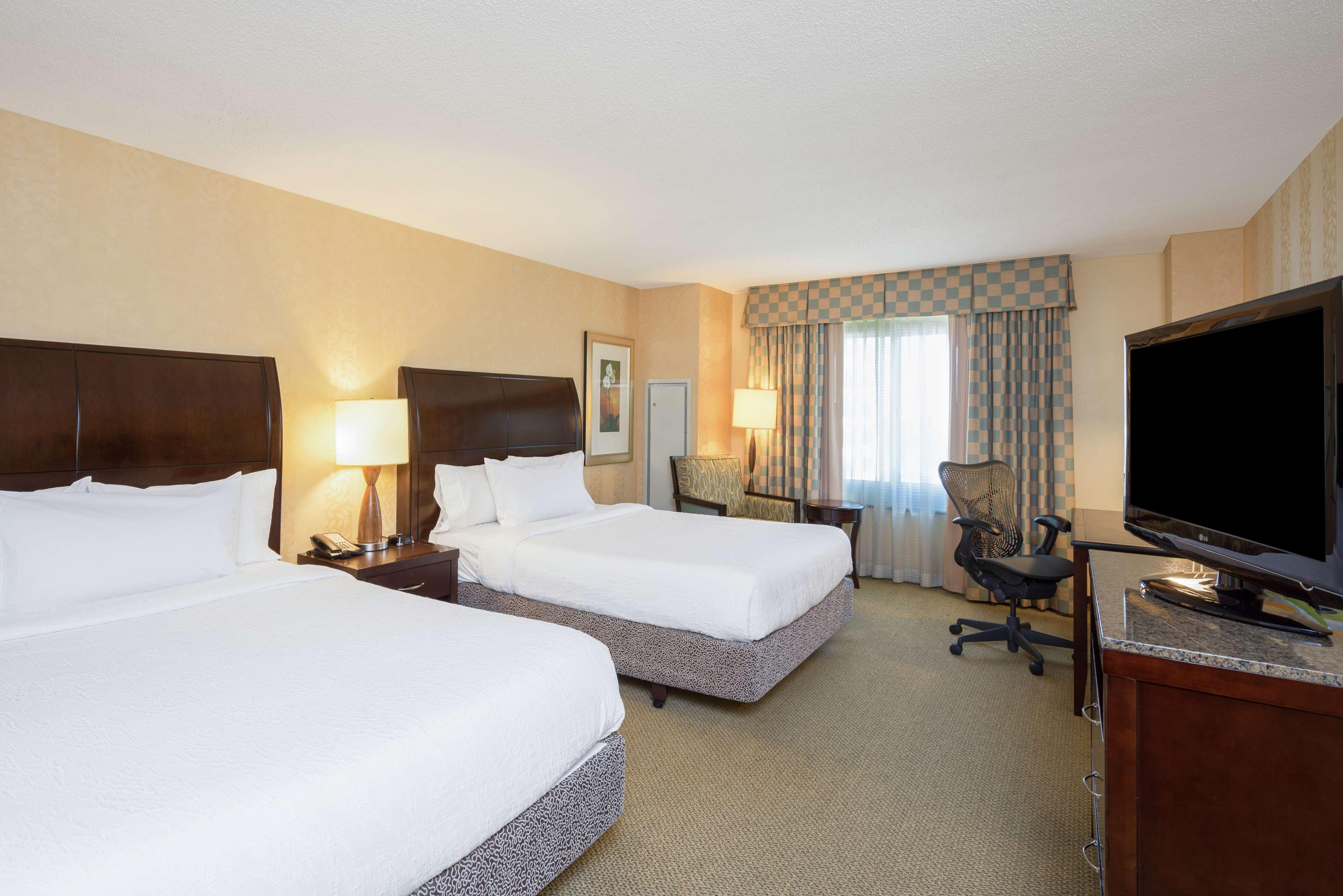 Hilton Garden Inn Bethesda Downtown Екстериор снимка