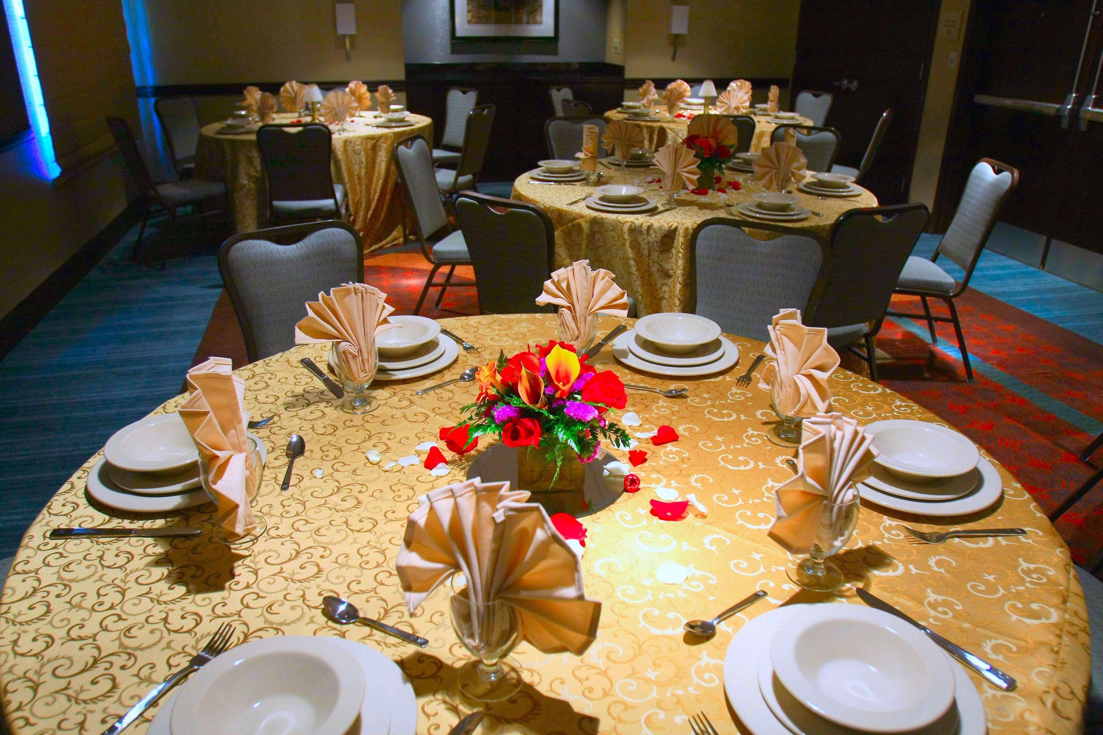 Hilton Garden Inn Bethesda Downtown Екстериор снимка