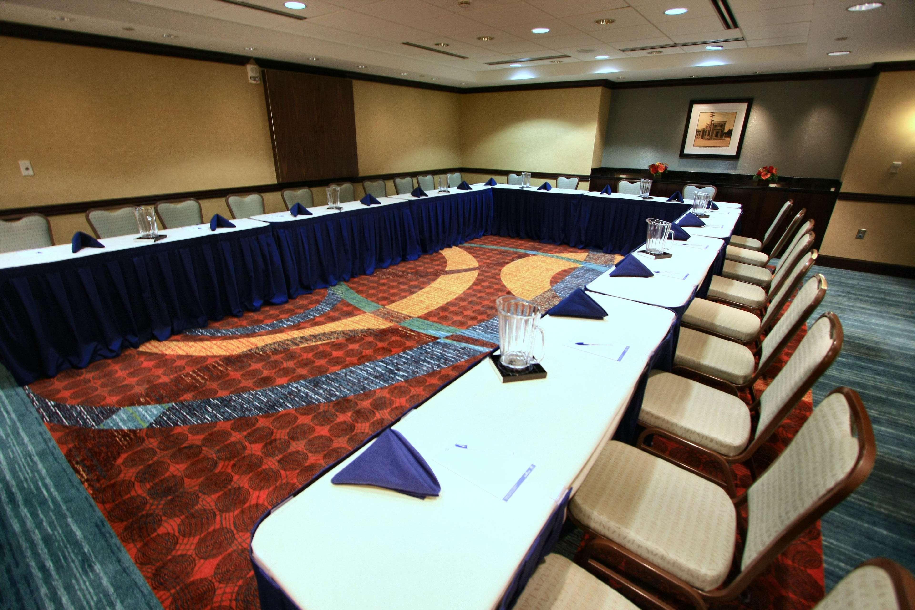 Hilton Garden Inn Bethesda Downtown Екстериор снимка