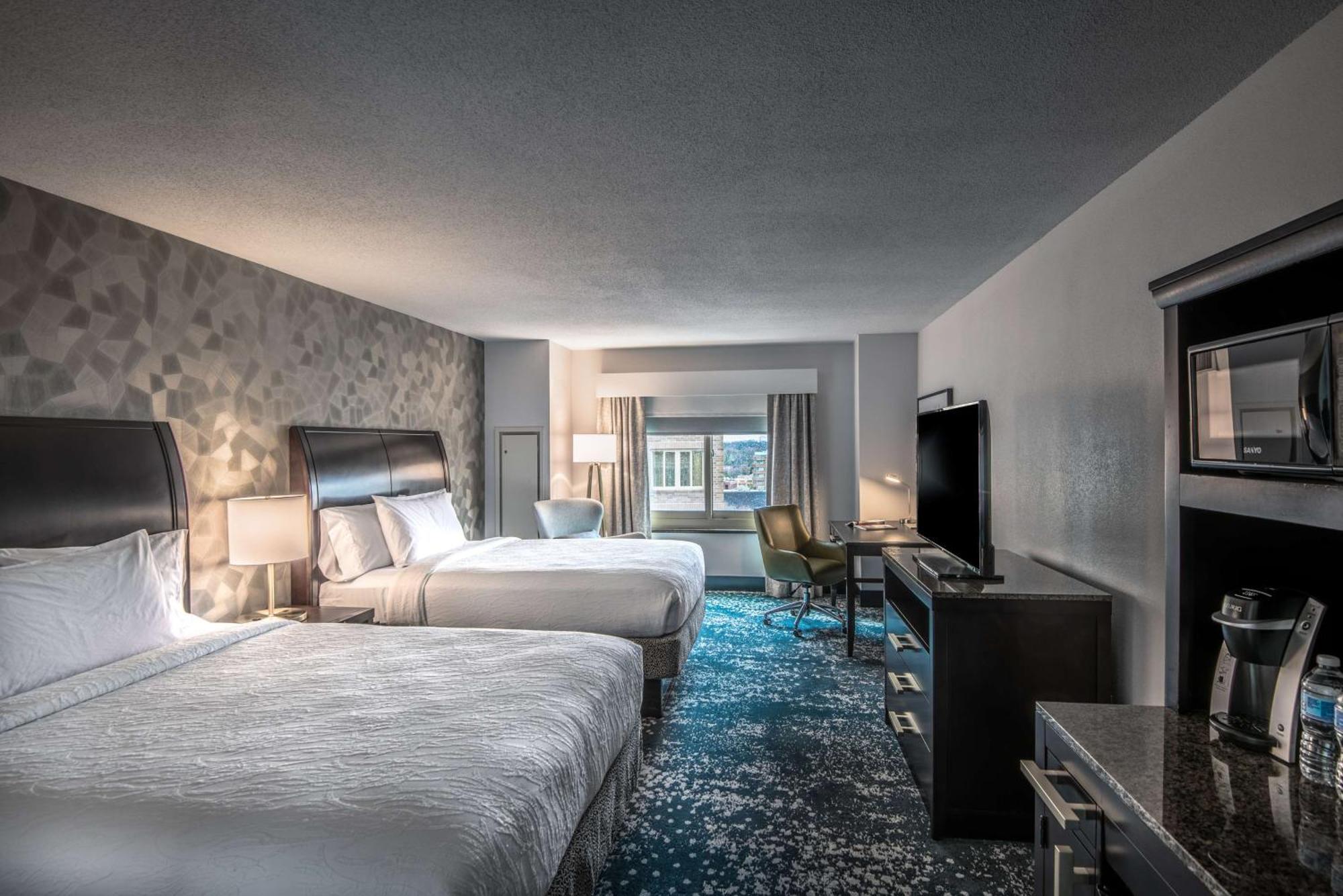 Hilton Garden Inn Bethesda Downtown Екстериор снимка