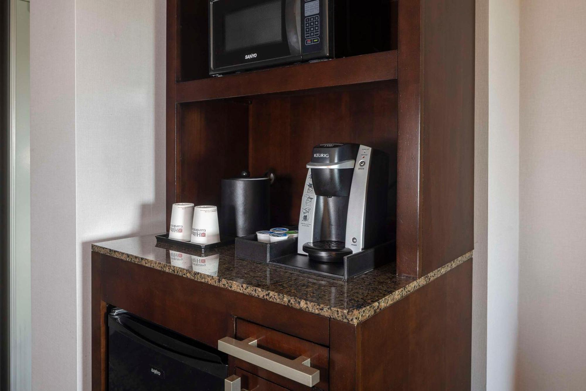 Hilton Garden Inn Bethesda Downtown Екстериор снимка