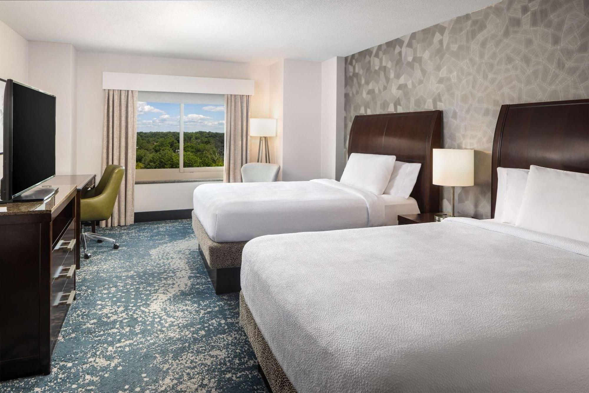 Hilton Garden Inn Bethesda Downtown Екстериор снимка