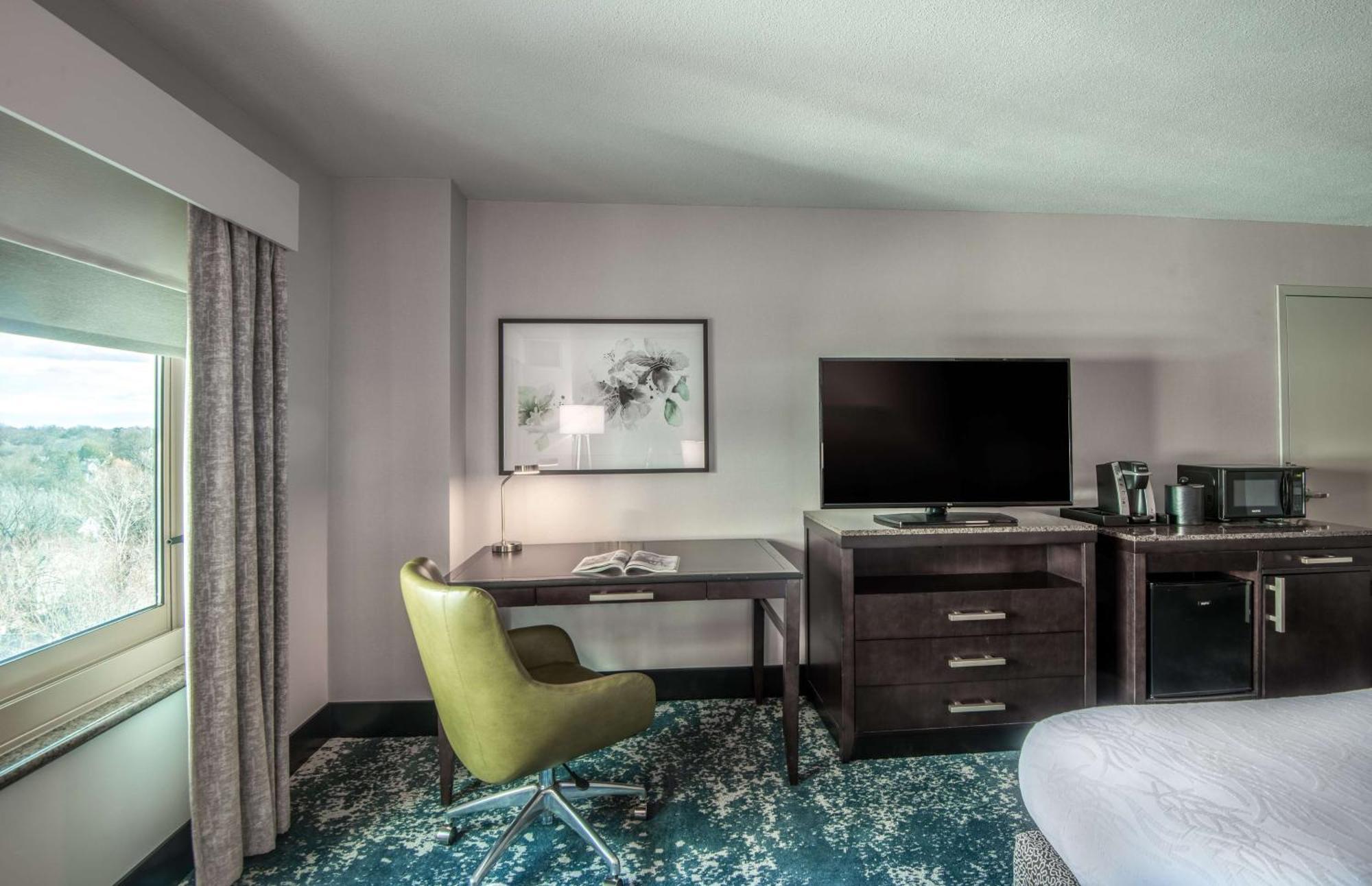 Hilton Garden Inn Bethesda Downtown Екстериор снимка