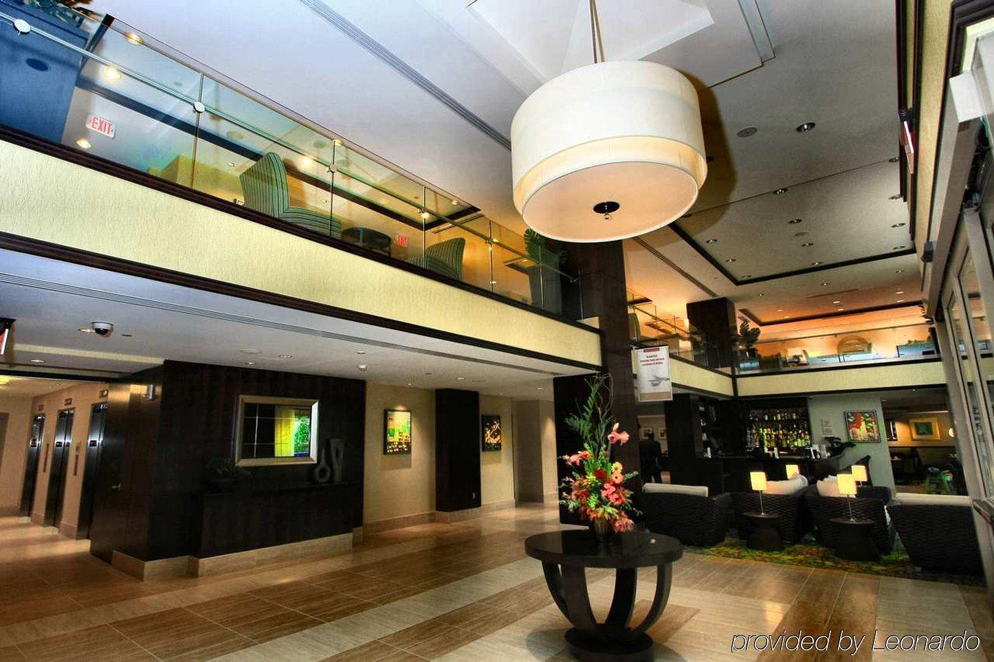 Hilton Garden Inn Bethesda Downtown Интериор снимка